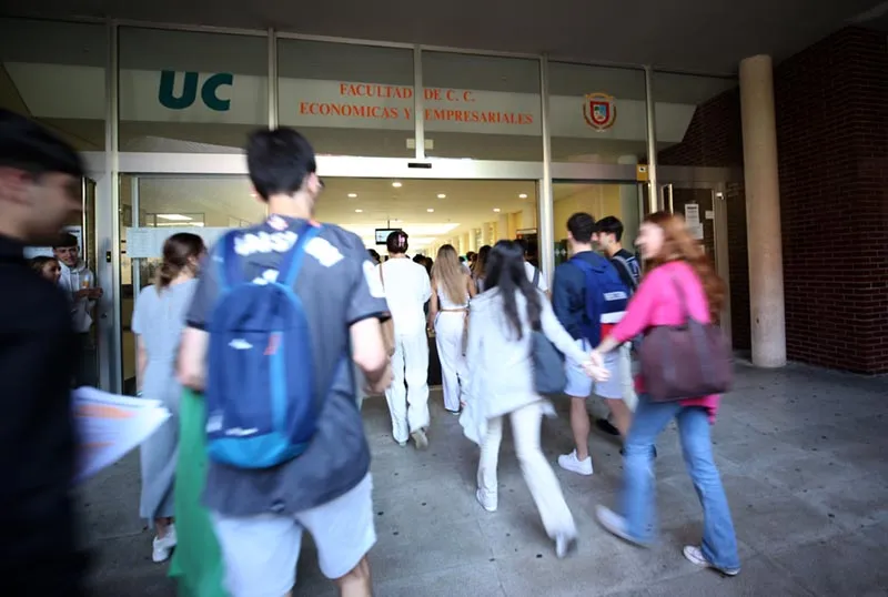 Noticias de Cantabria | El Cántabro | El Gobierno de Cantabria destina más de 220.000 euros para financiar la formación de postgrado de los estudiantes de la UC y mejorar sus posibilidades de empleo