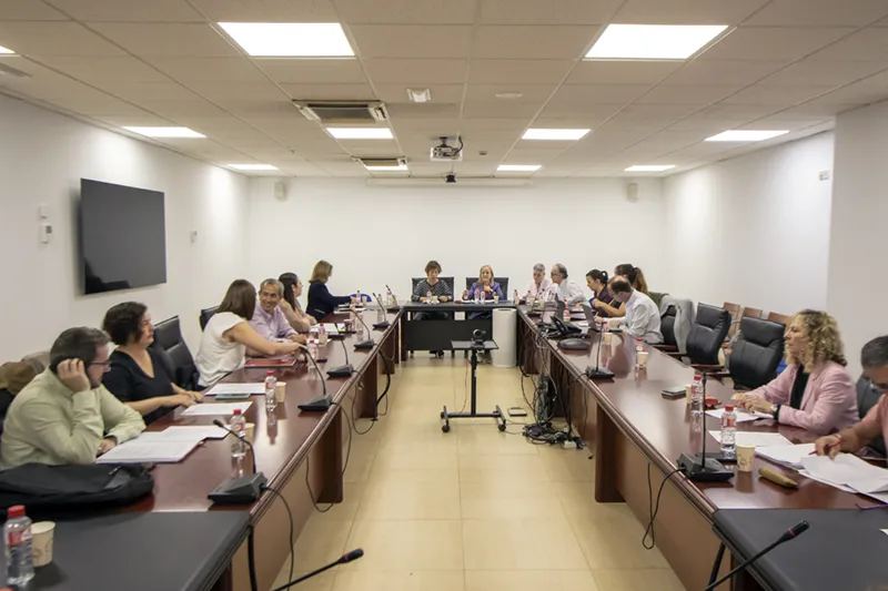  El Gobierno cántabro convoca la Mesa General de Negociación para escuchar las propuestas sindicales de cara a la elaboración de los presupuestos regionales de 2026