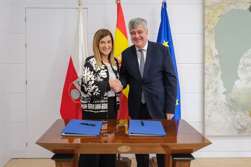 Noticias de Cantabria | El Cántabro | Buruaga reconoce la alianza "cada vez mayor" con La Fundación 'La Caixa' que este año invertirá 5,5 millones en acciones sociales, educativas y culturales