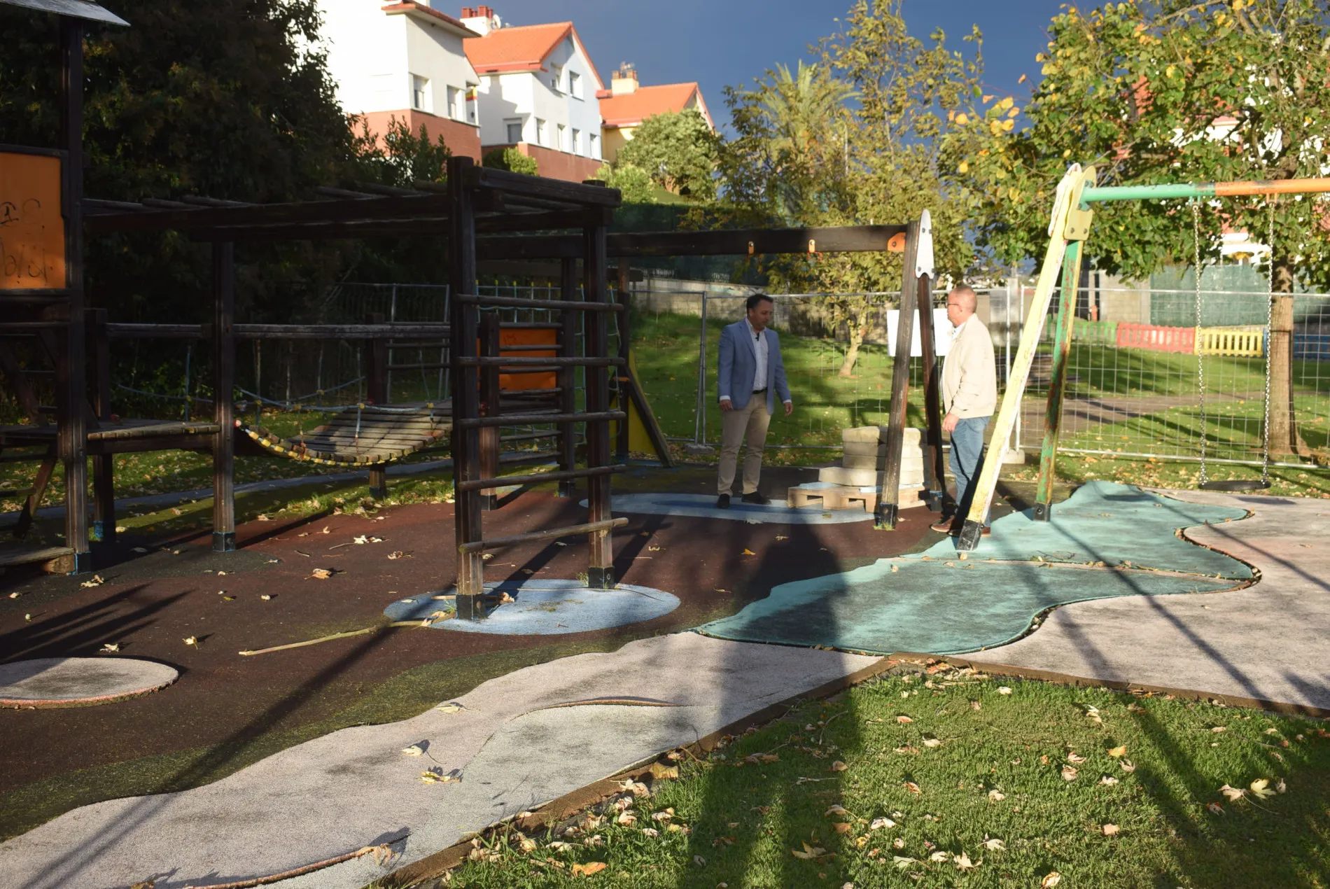 Piélagos renovará el parque infantil de La Atalaya en Mortera para convertirlo en un espacio intergeneracional