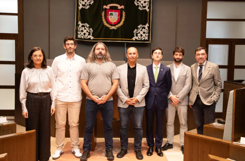  Dos catedráticos y tres profesores titulares de la Universidad de Cantabria toman posesión de sus cargos
