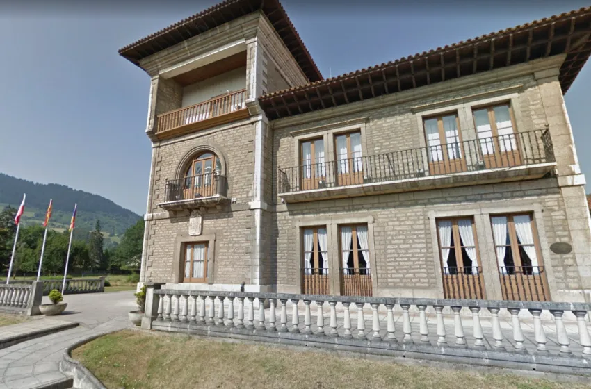 La plaza de técnico informático de Los Corrales de Buelna, bajo sospecha: denuncian ocho años de retrasos, opacidad y un proceso selectivo supuestamente dirigido