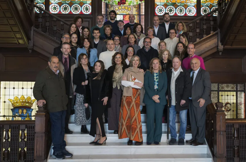  Emotiva despedida a Inmaculada Pedraz tras más de 40 años de servicio en el Parlamento de Cantabria