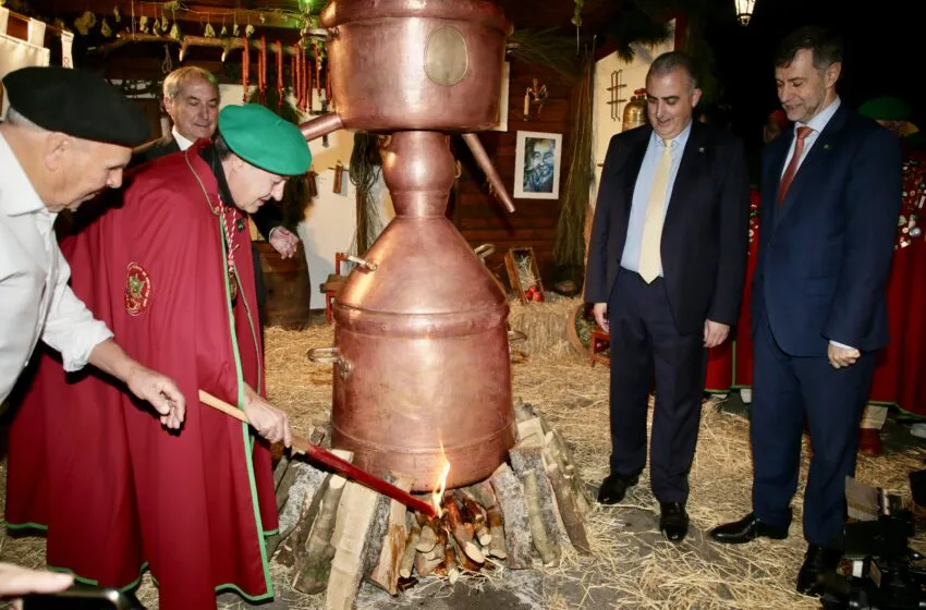  El Gobierno de Cantabria celebra la proclamación de José Ribagorda como Orujero Mayor 2025