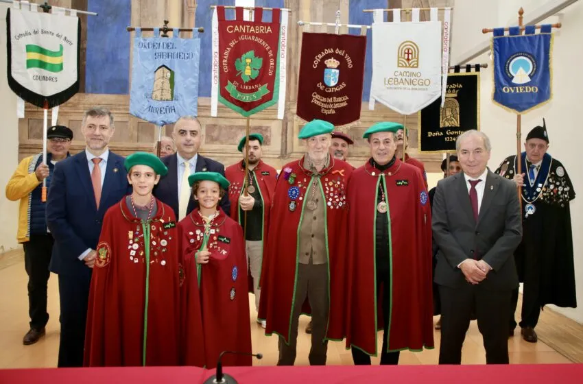  El Gobierno ensalza en Potes el valor del orujo como seña de identidad y a José Ribagorda por su pasión a nuestras costumbres