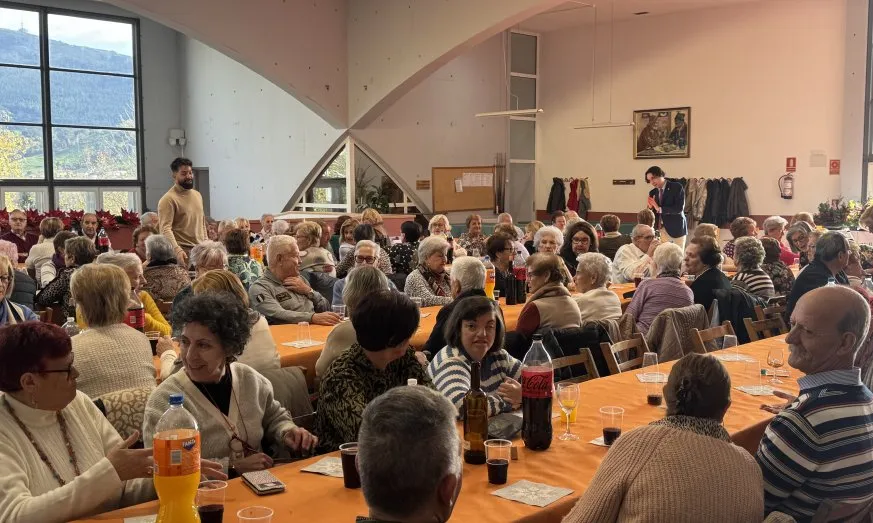Astillero rinde homenaje a sus mayores en una jornada de convivencia