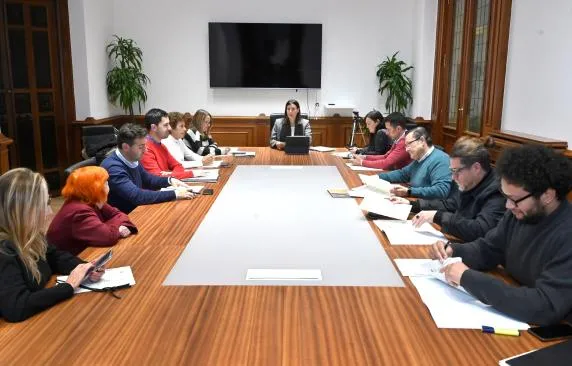  El Pleno aprobará este jueves la Medalla de Oro al Colegio de Agentes Comerciales de Cantabria