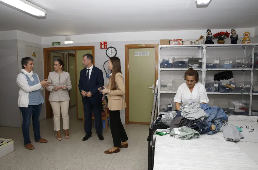  Martínez Abad destaca la labor social de la Cocina Económica como «ejemplo inspirador» para la sociedad cántabra