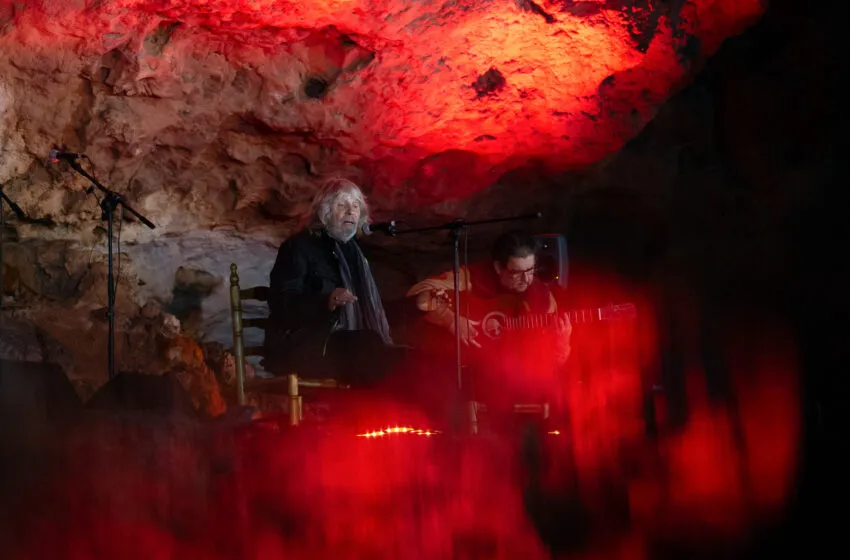 José Mercé llena El Soplao con la esencia del flamenco