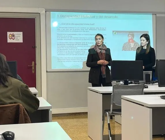 Gancedo destaca el compromiso del Ayuntamiento con las personas con discapacidad