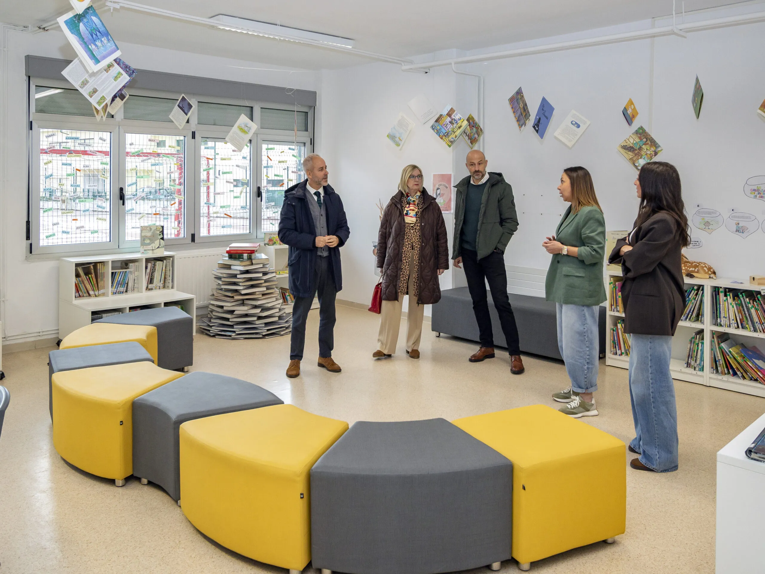 El CEIP Cuevas del Castillo de Puente Viesgo renueva sus ventanales