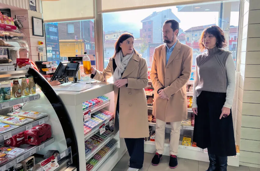 Gobierno y Repsol impulsan la recogida de aceite de cocina usado en 32 estaciones de servicio de Cantabria