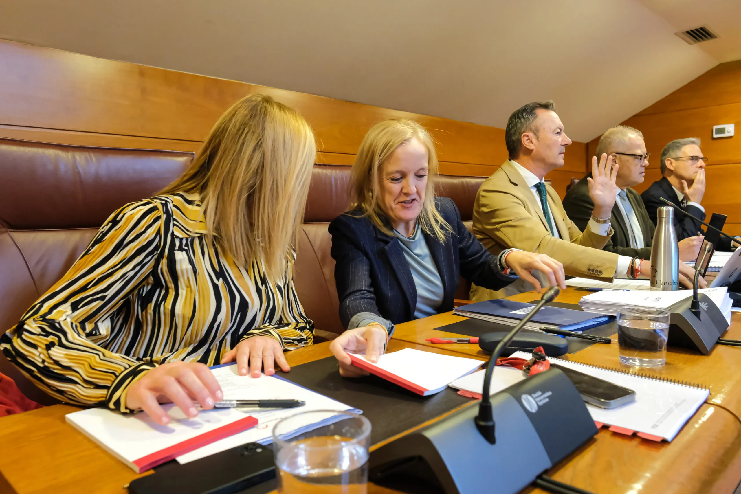 Cantabria dispondrá de un segundo helicóptero de extinción de incendios forestales durante todo el año y refuerza la inversión en justicia con la mejora de sus sedes