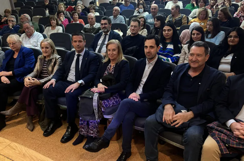 Noticias de Cantabria | El Cántabro | La consejera de Presidencia acompaña a la comunidad rumana en Cantabria en la celebración de su fiesta nacional