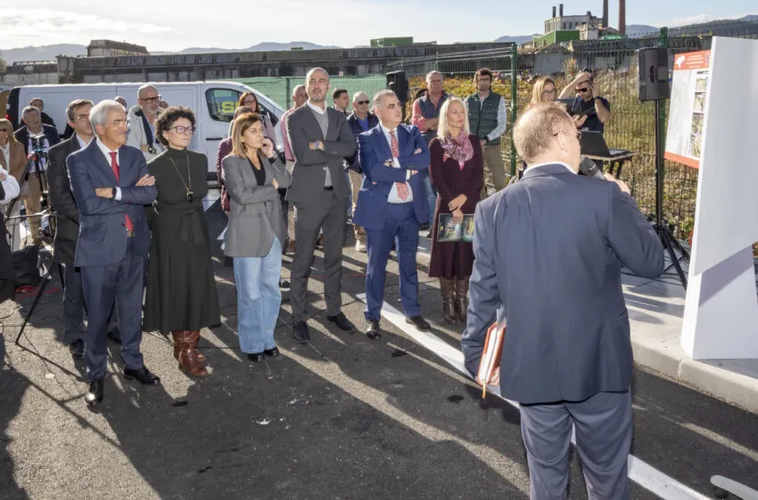  Buruaga inaugura la nueva carretera Viveda-Duález tras una inversión de casi 9,5 millones de euros