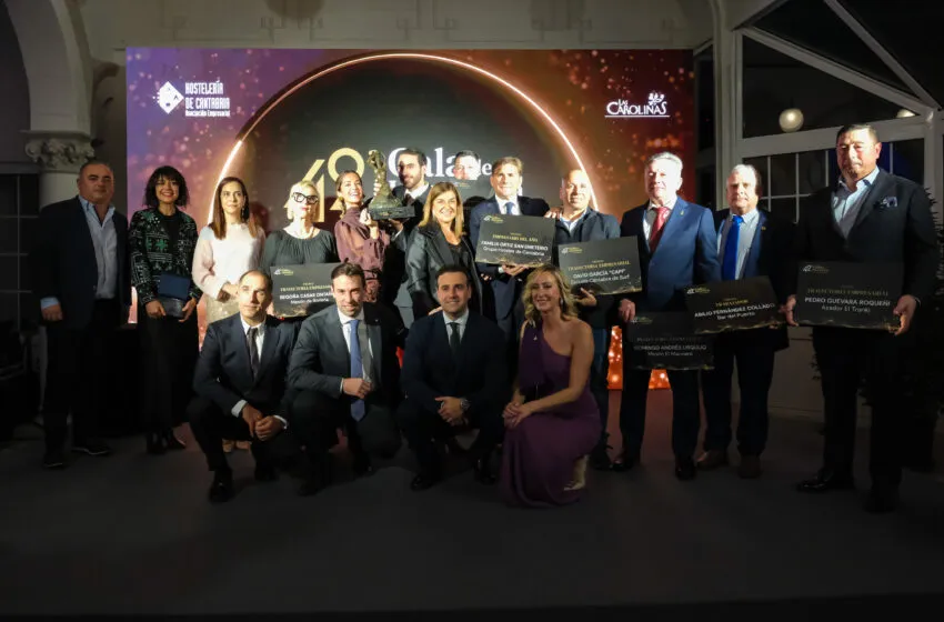 Buruaga reconoce la contribución de los hosteleros al éxito turístico de Cantabria y avanza que hay un «gran cambio en marcha» para impulsar el sector