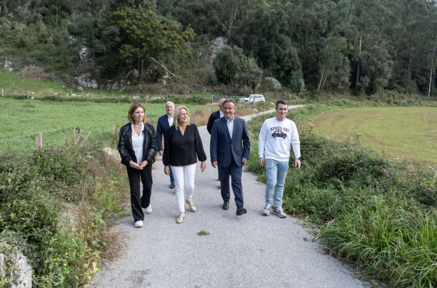 Desarrollo Rural y el Ayuntamiento de Camargo mejoran el camino agrario de El Olmo, en Escobedo