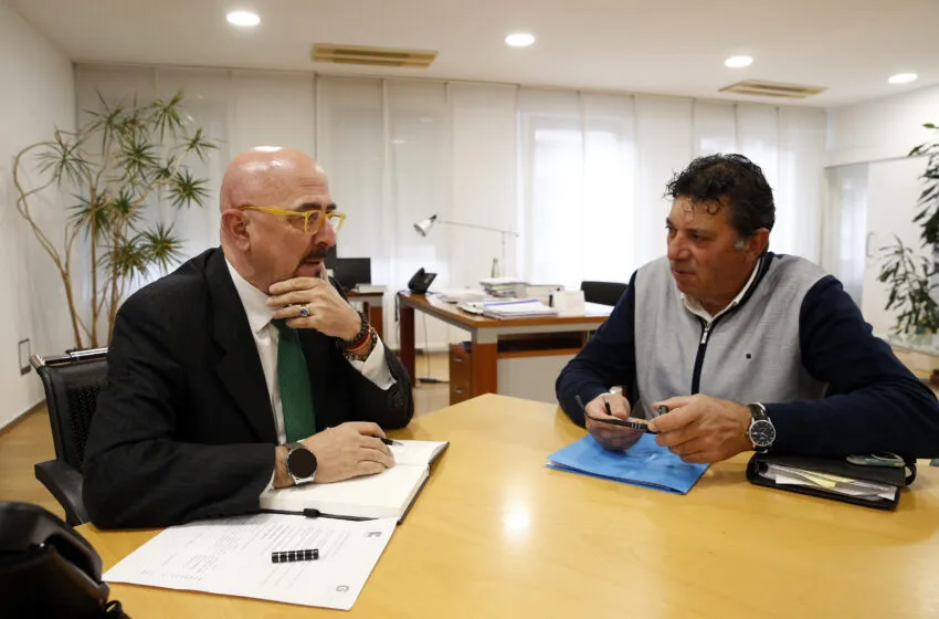 Salud estudiará la posibilidad de mejora de la hospitalización domiciliaria en Bareyo