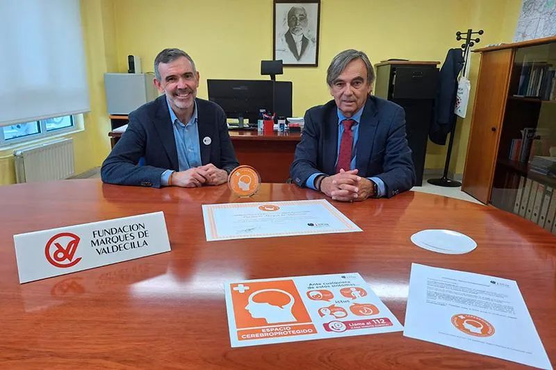  La Fundación Marqués de Valdecilla recibe oficialmente la certificación ‘Espacio Cerebroprotegido’ de la mano del presidente de la Fundación Freno al Ictus