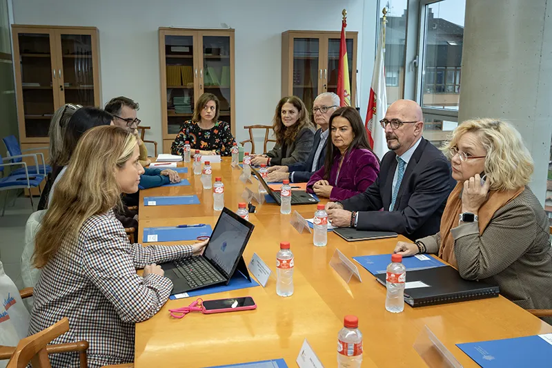 La Comisión de Coordinación Sociosanitaria promueve la agilización del procedimiento de valoración de la dependencia en Cantabria