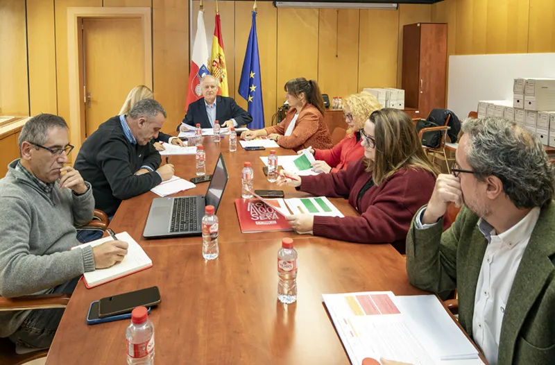 Noticias de Cantabria | El Cántabro | El Gobierno de Cantabria incorpora a los Presupuestos más de la mitad de las propuestas de los sindicatos y CEOE-CEPYME