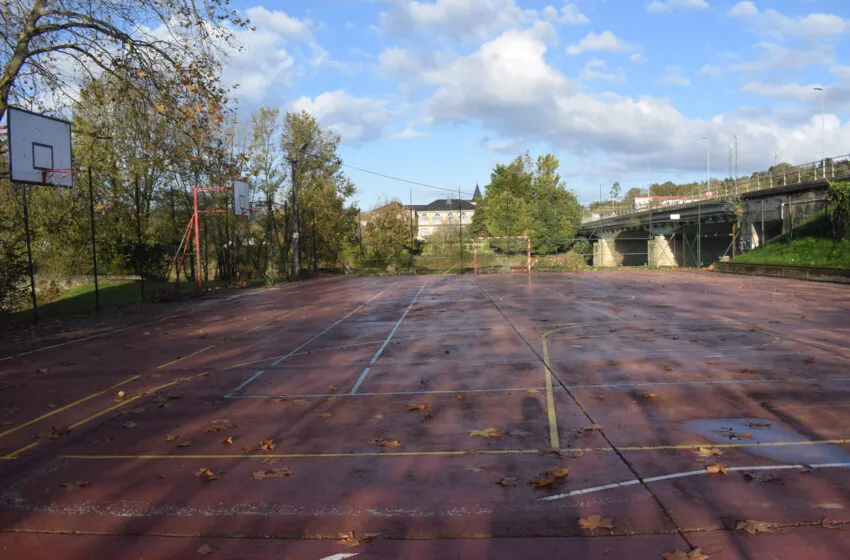  Piélagos licita por 812.395 euros la instalación de una cubierta en la pista polideportiva de Oruña