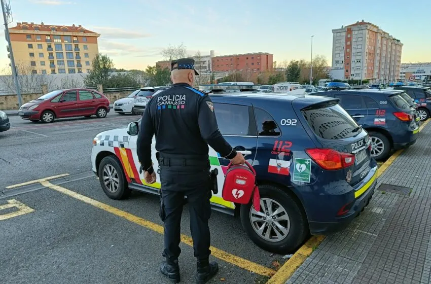  La Policía Local de Camargo incorpora tres desfibriladores para reforzar la seguridad y la atención ante emergencias
