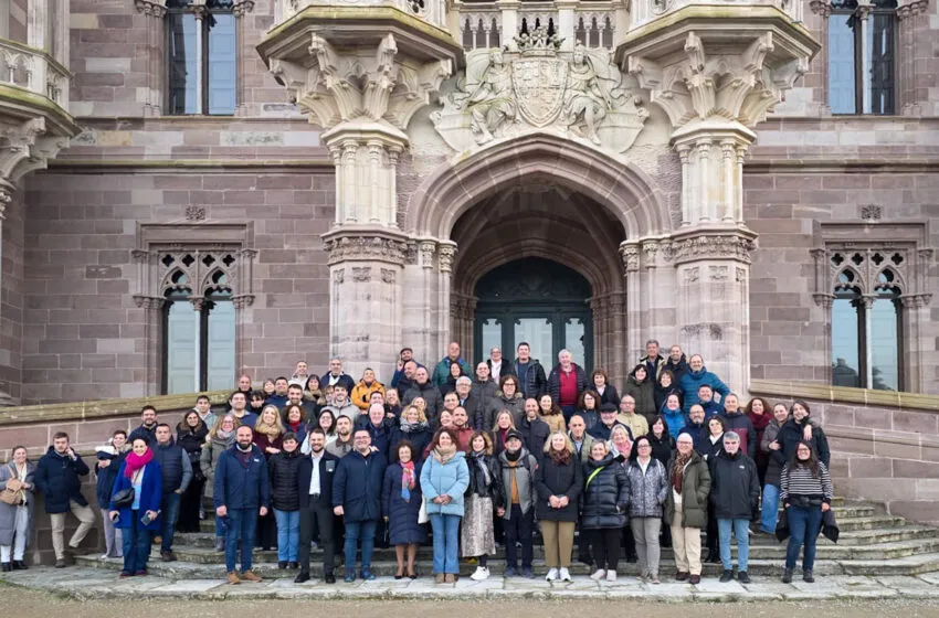  Cerca de 80 representantes de municipios de toda España conocieron de primera mano las estrategias de gestión turística de Comillas