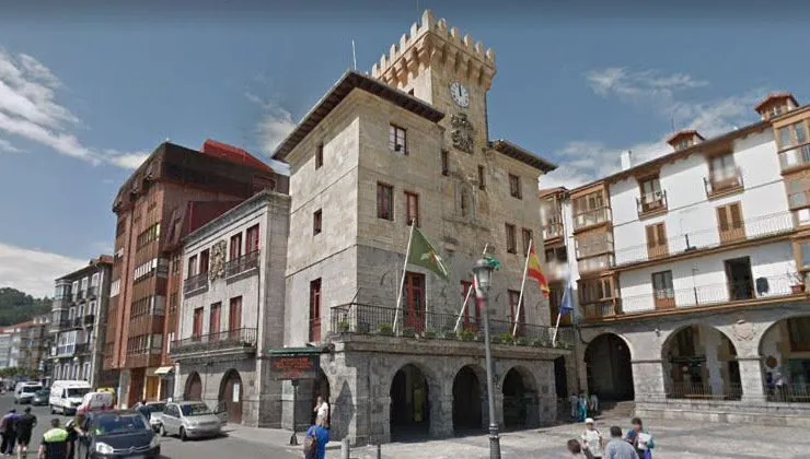  El Gobierno de Cantabria asegura que las ayudas destinadas al Ayuntamiento de Castro para impulsar su comercio local son proporcionales a las inversiones municipales al sector