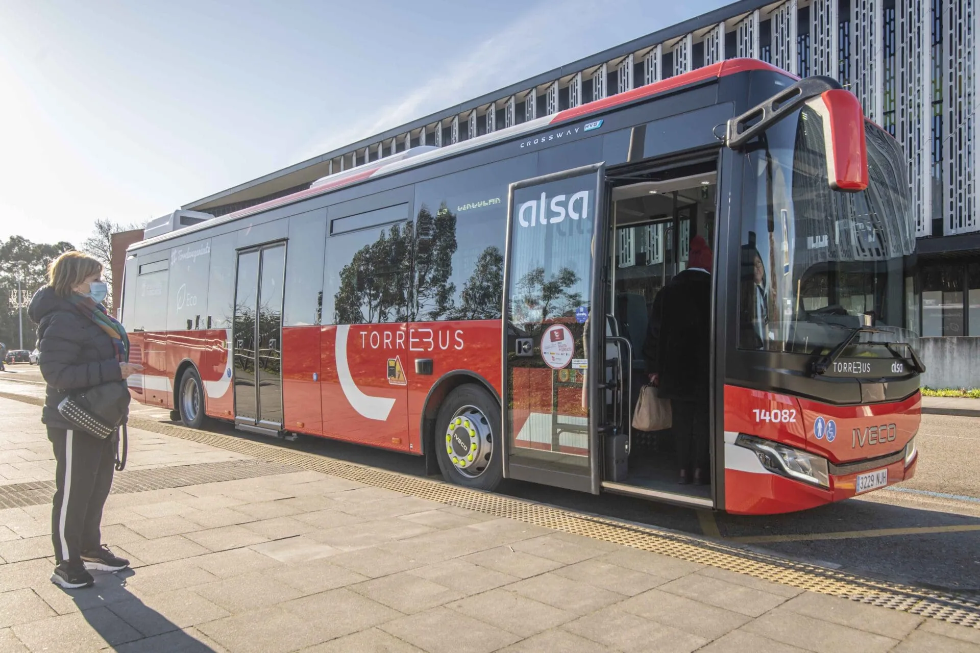 El Torrebus incorpora seis nuevos autobuses híbridos