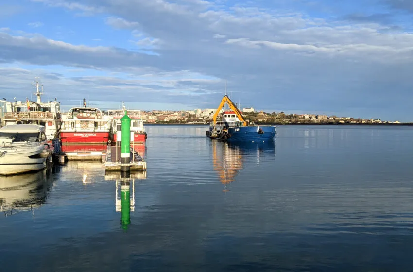 Noticias de Cantabria | El Cántabro | La Autoridad Portuaria inicia el dragado de la canal de navegación entre Punta Rabiosa y Somo