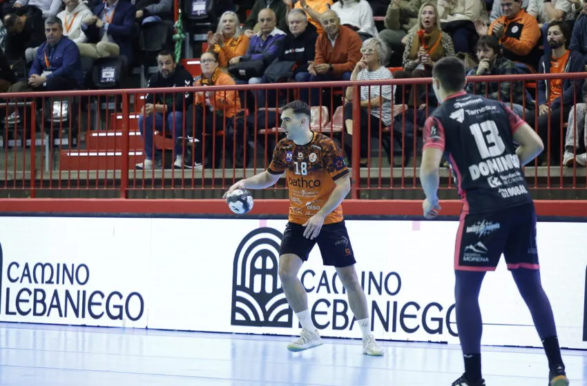  El Bathco BM Torrelavega blinda su pólvora: Jakub Prokop renueva hasta 2028