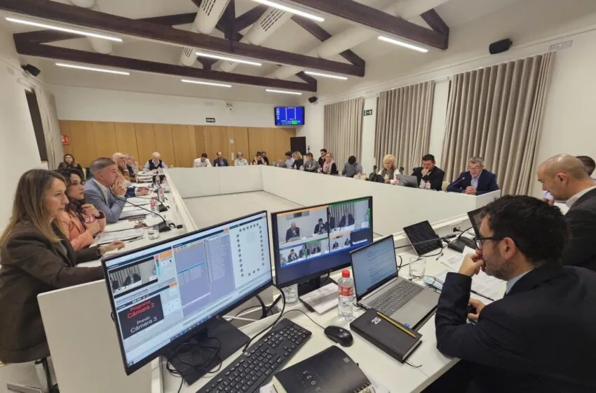  Torrelavega celebra el último Pleno de 2025