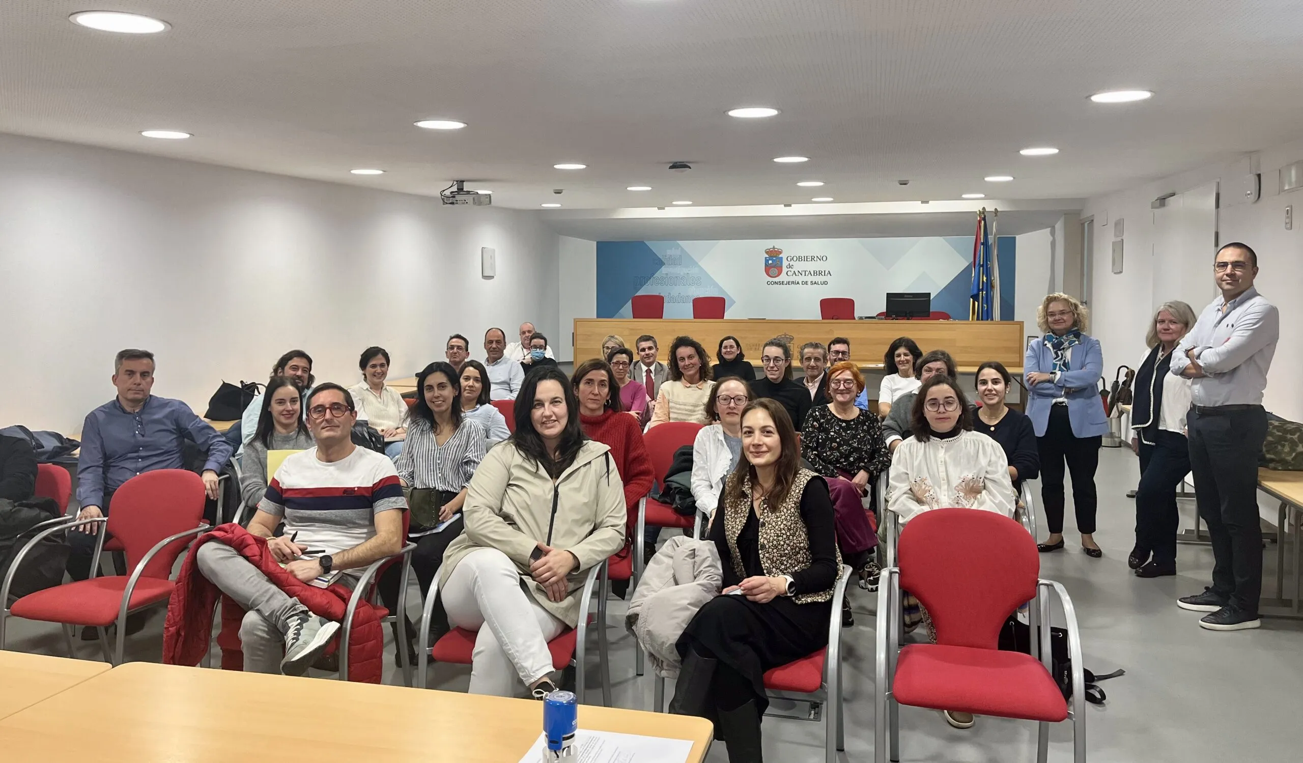 Salud constituye el Grupo de Trabajo de Uso Racional del Medicamento de Cantabria