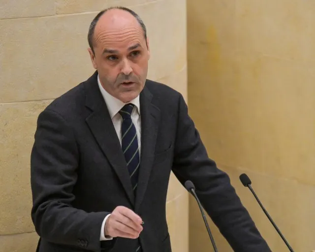  «En tan sólo dos años la gestión de Buruaga ha frenado el deterioro económico de los Gobiernos del PRC-PSOE y ha impulsado la recuperación»