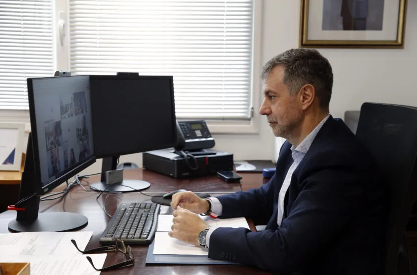 Luis Martínez Abad traslada a Urtasun su «preocupación” por un posible cese de programas culturales