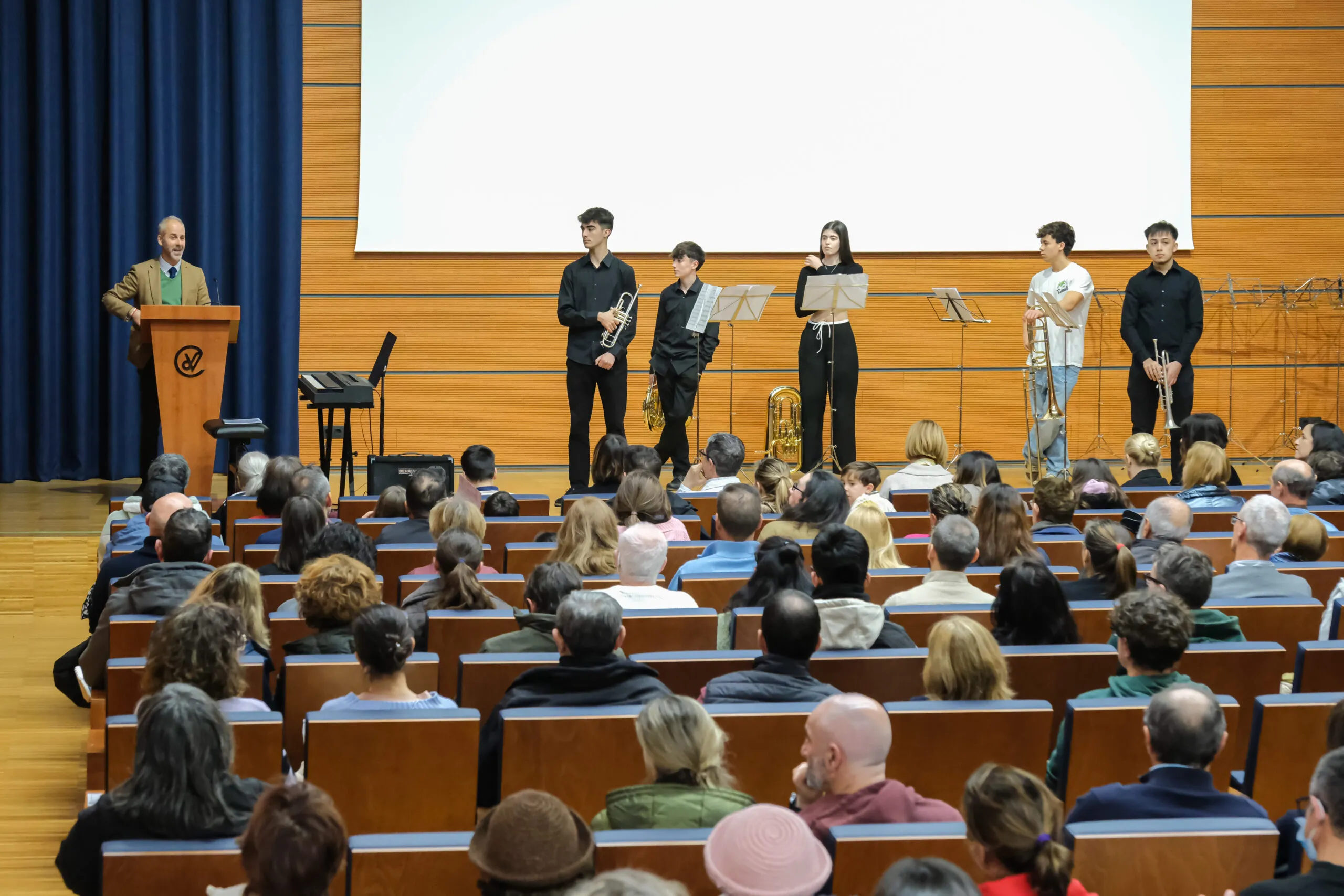Valdecilla acoge su primer concierto de Navidad a cargo del alumnado del conservatorio ‘Jesús de Monasterio’