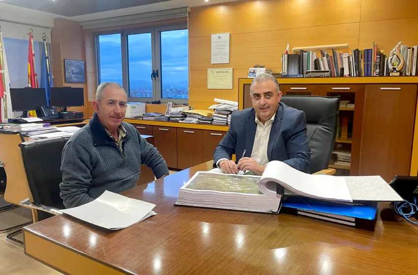  Fomento invertirá cerca de 600.000 euros para mejorar el abastecimiento de agua en varios barrios de San Roque de Riomiera