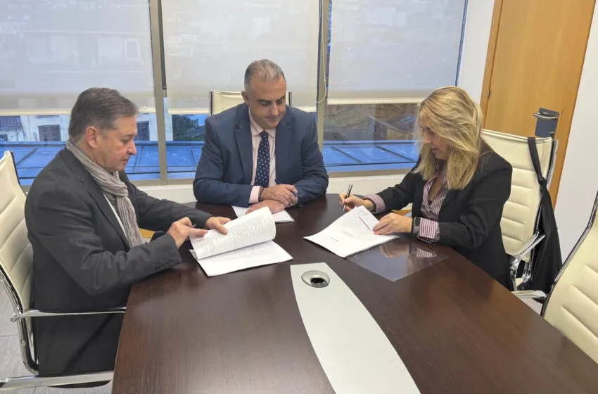  Gobierno y trabajadores de Gesvican suscriben el primer convenio colectivo propio de la empresa pública