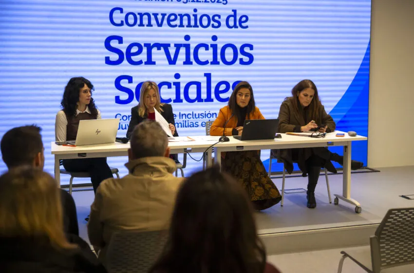  Gómez del Río presenta el nuevo convenio de Servicios Sociales de Atención Primaria que prevé un incremento de financiación para el personal y los programas asistenciales