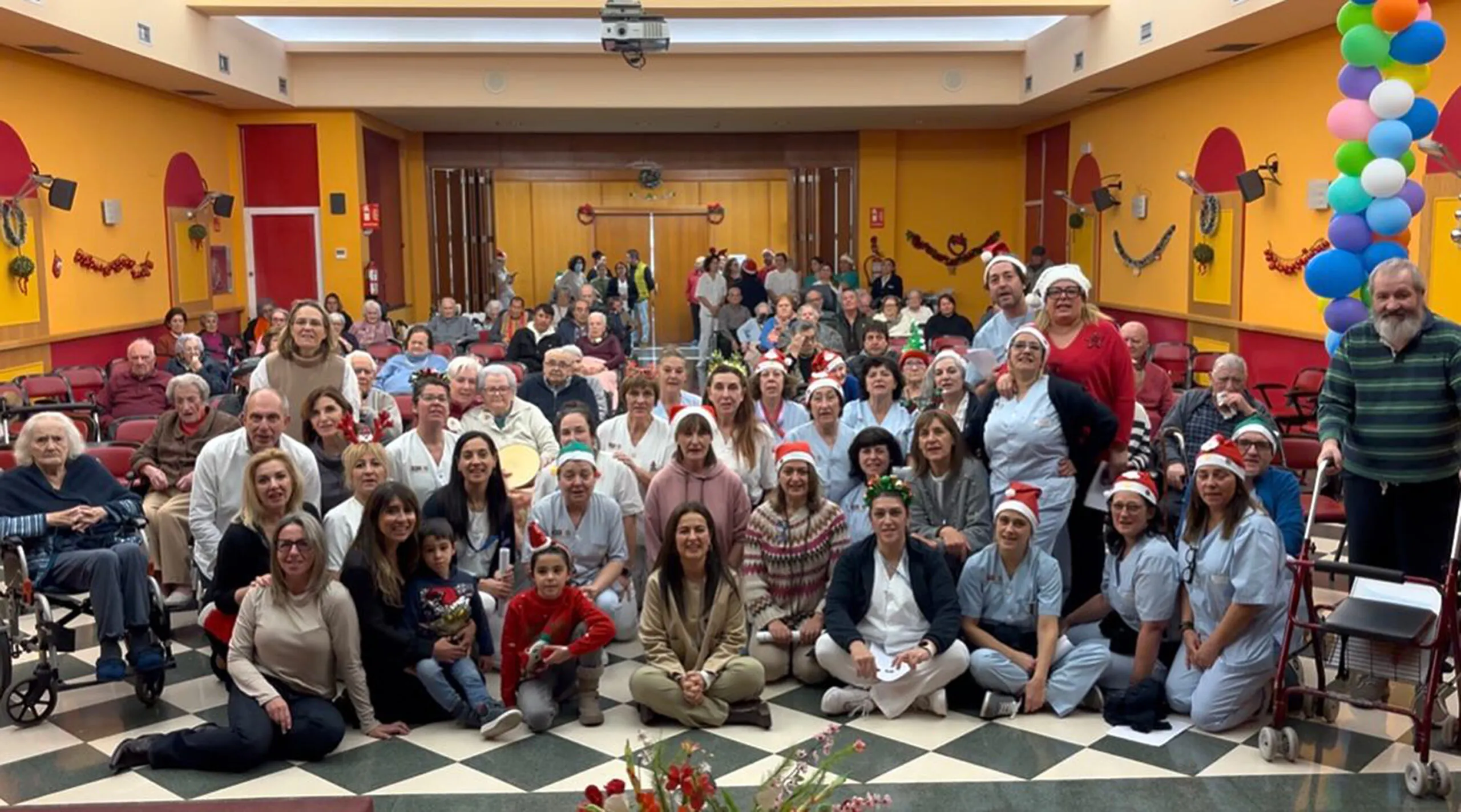 Gómez del Río felicita la Navidad a los usuarios de los centros y residencias de mayores de Cantabria