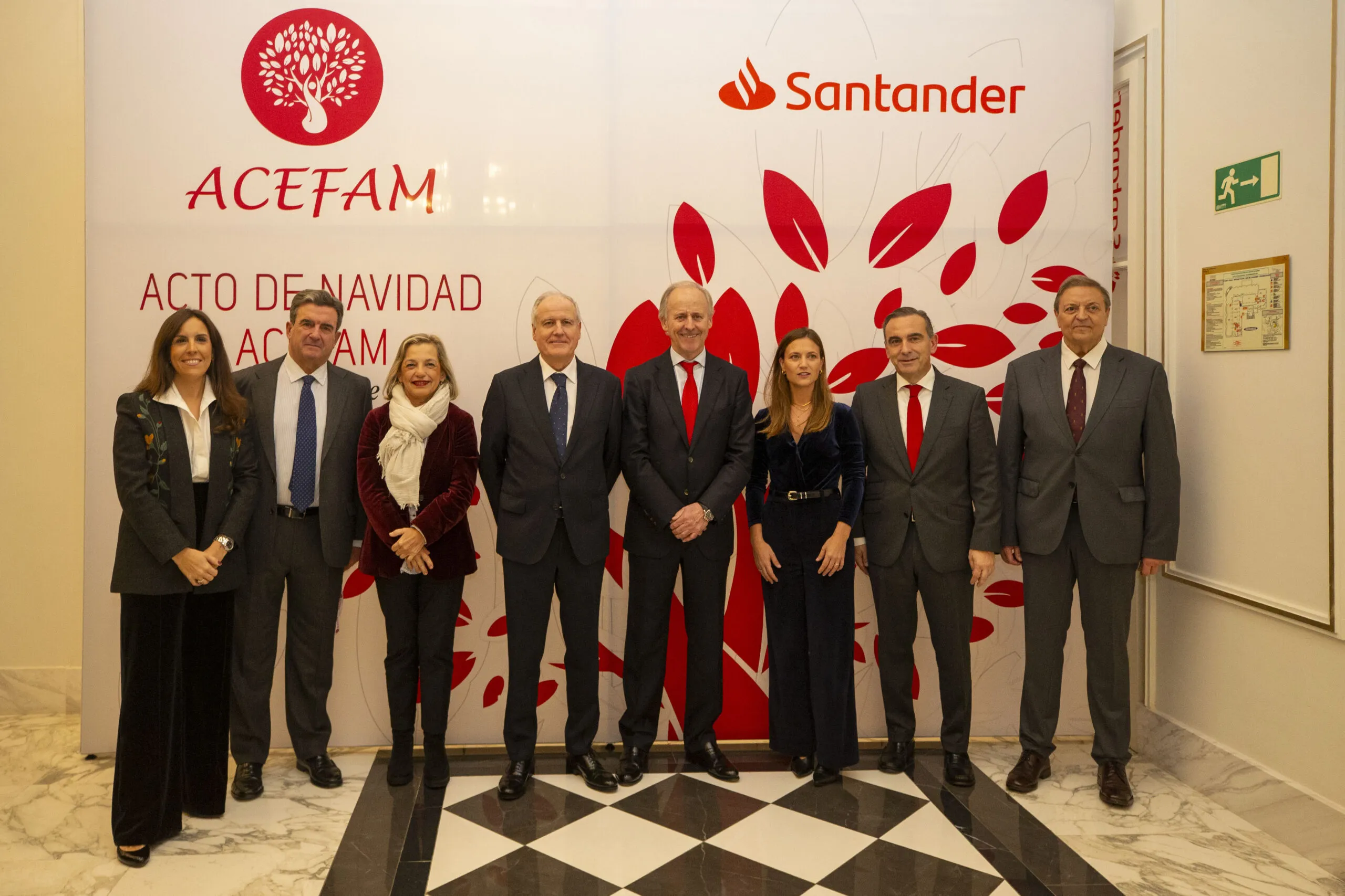 Arasti destaca el papel de la empresa familiar en el empeño del Gobierno de Cantabria por fortalecer el tejido productivo de la región