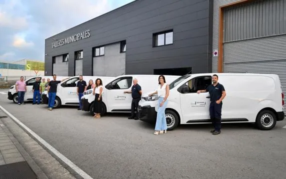 Santander recibe 28.000 euros por la incorporación de cuatro furgonetas 100% eléctricas a los Talleres Municipales