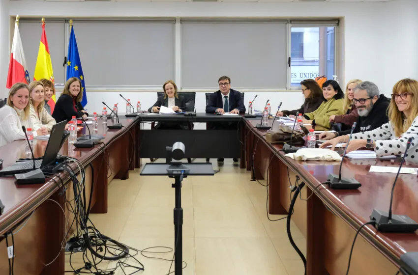  El Gobierno de Cantabria programa 444 cursos formativos con 11.948 plazas para los empleados públicos autonómicos y locales