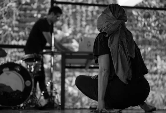 Noticias de Cantabria | El Cántabro | Danza contemporánea y electrónica experimental ponen el broche final al ciclo ‘LINK’ en la Fábrica de Creación