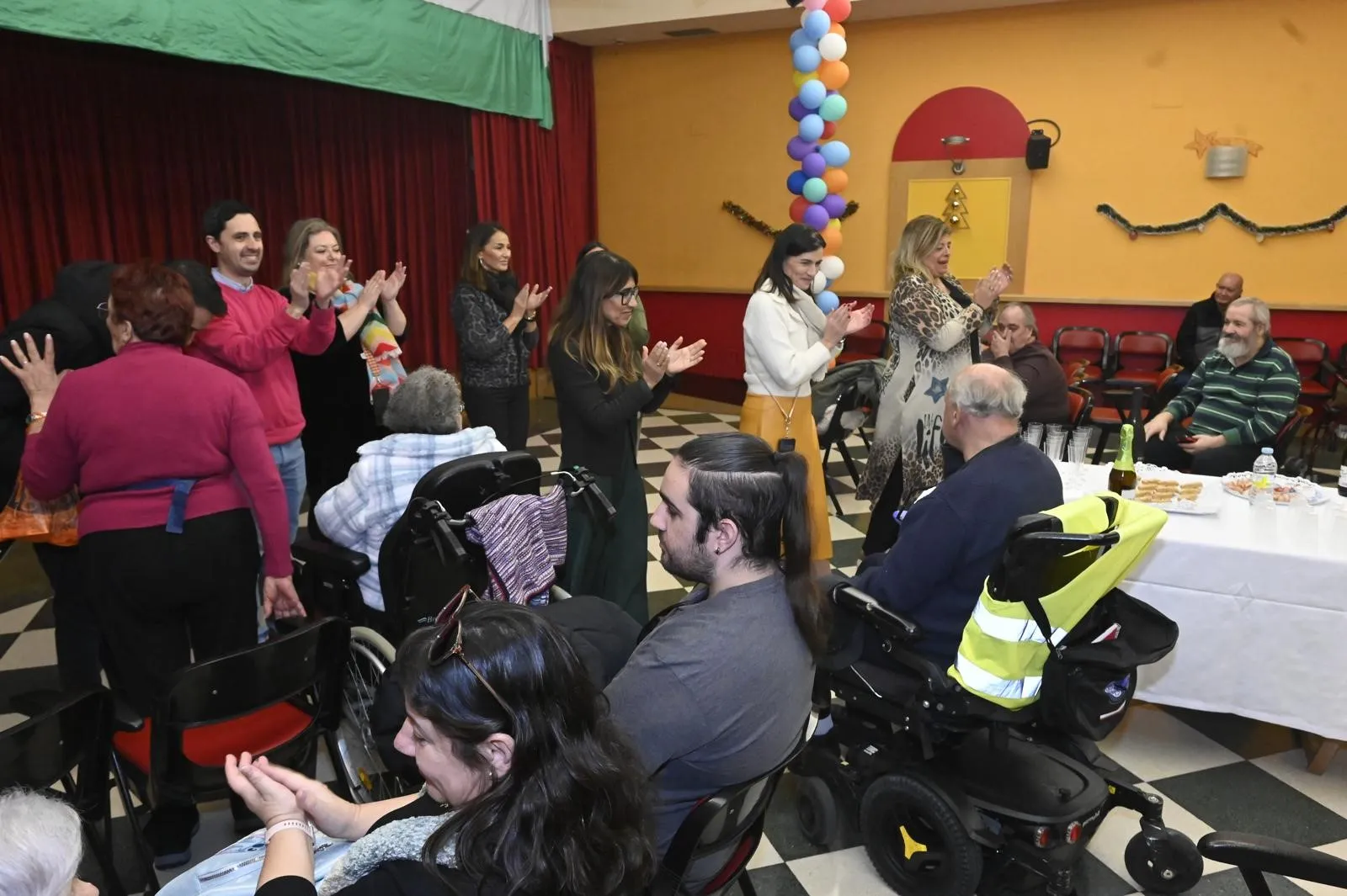 La Corporación felicita la Navidad al personal y usuarios de los centros de mayores