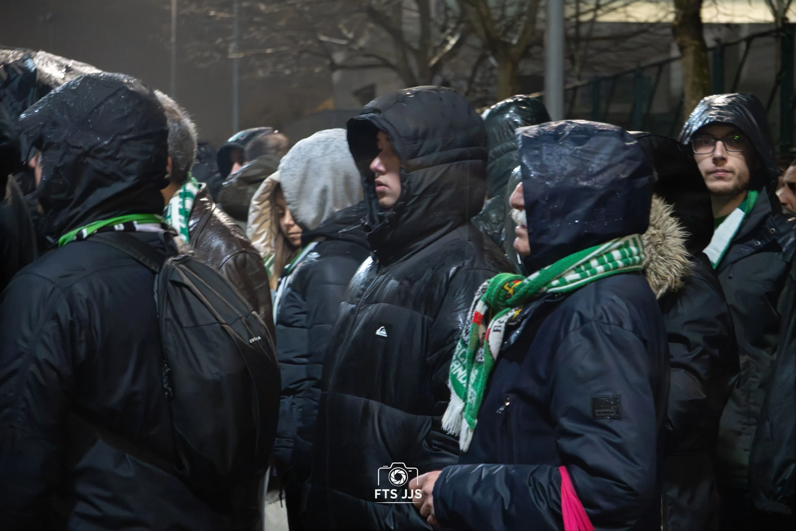 El Racing asume su responsabilidad y pide perdón por el caos en los accesos a El Sardinero ante el FC Barcelona