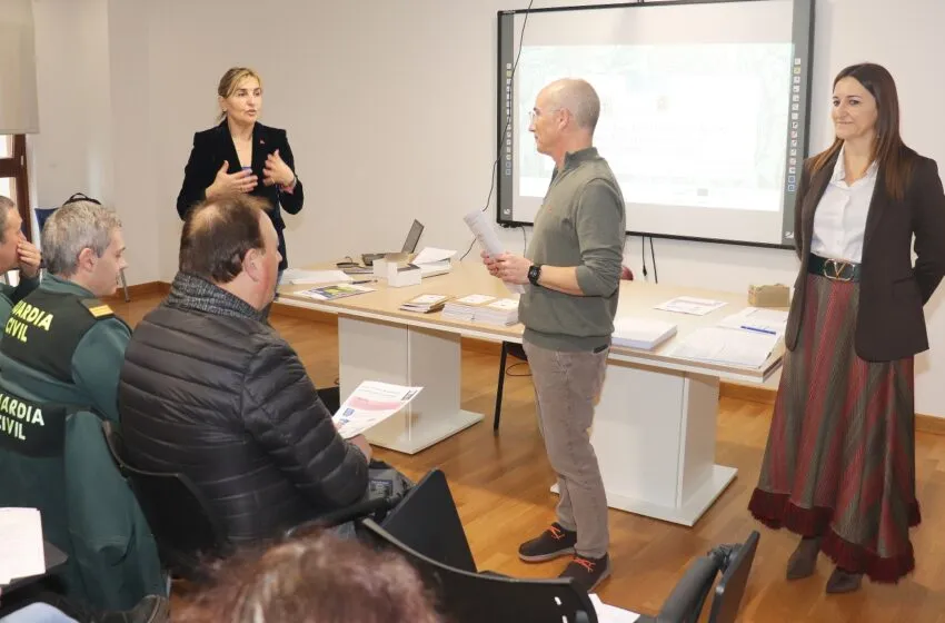  San Vicente de la Barquera acoge una reunión de dinamización económica local del Camino Lebaniego