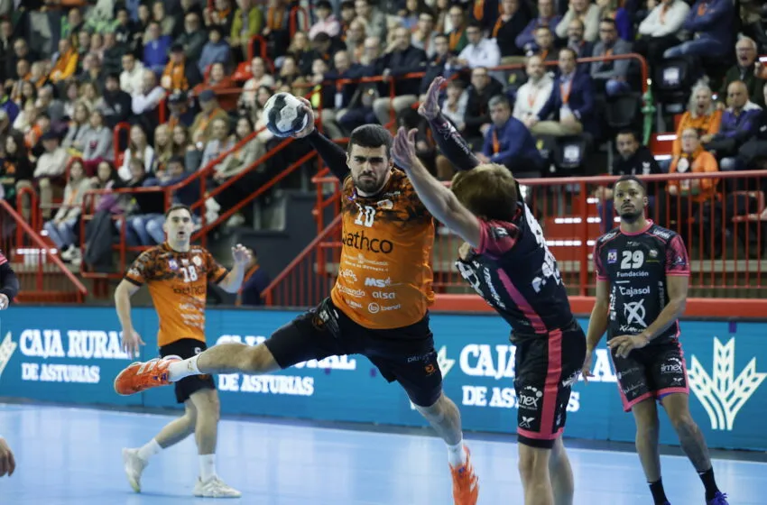  Álex Rubiño seguirá siendo naranja hasta 2027