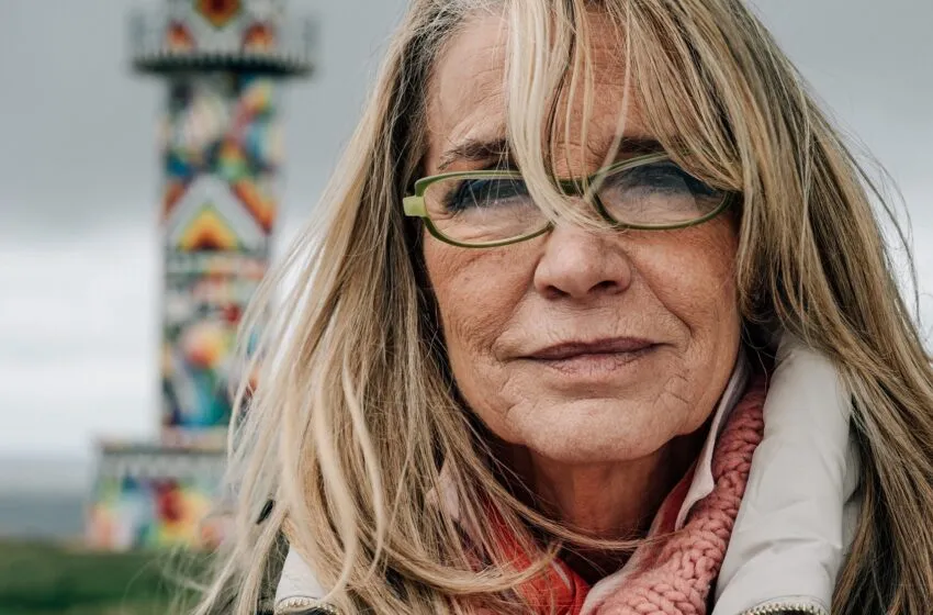  La farera Mar Vidal y el puerto de Santander iluminan el estreno en cines de Aunque seamos islas